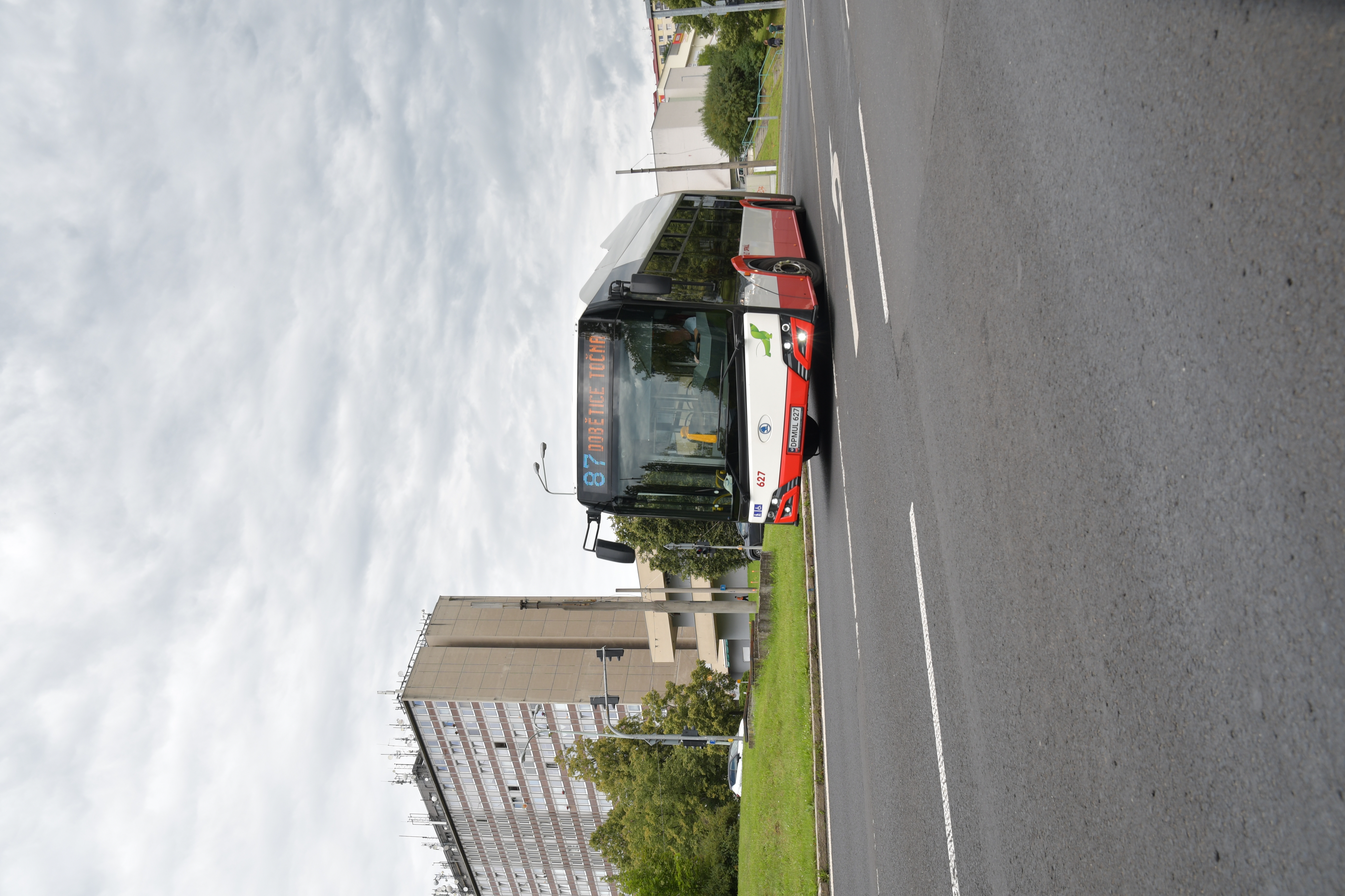 Rekonstrukce trakčního trolejového vedení křižovatky na Severní Terase